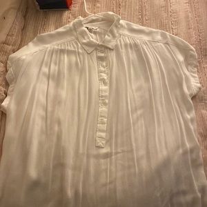 White short sleeved blouse